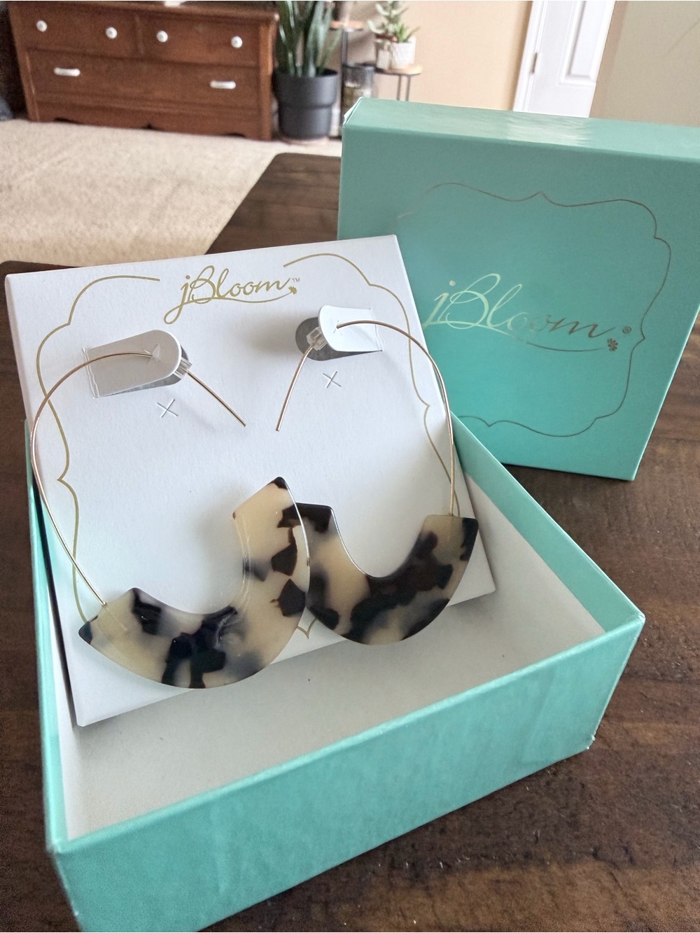 jbloom Cream & Black Tortoise Hoop Earrings